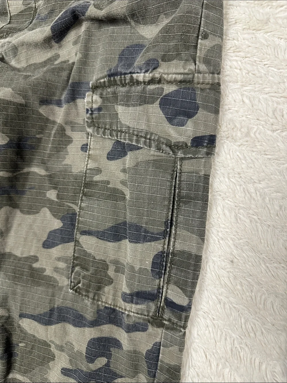 Old Navy 100% Cotton Camo cargo jogger olive green pants boys XL (14 /16)